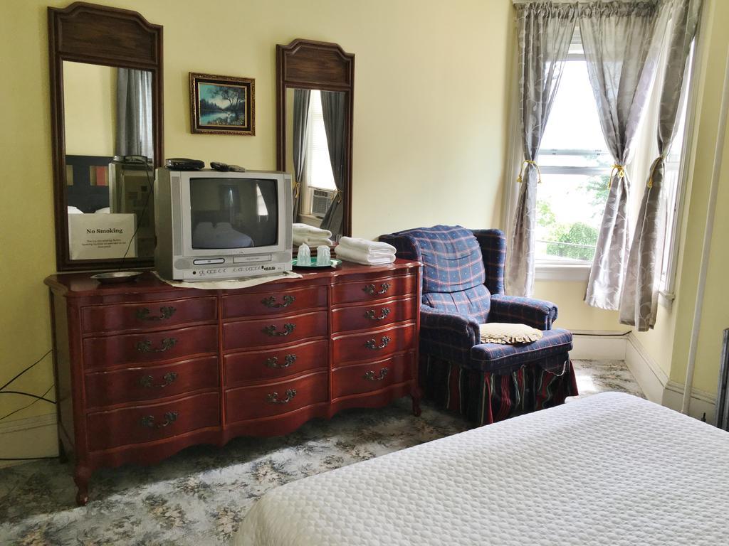 Harbor House Bed & Breakfast New York City