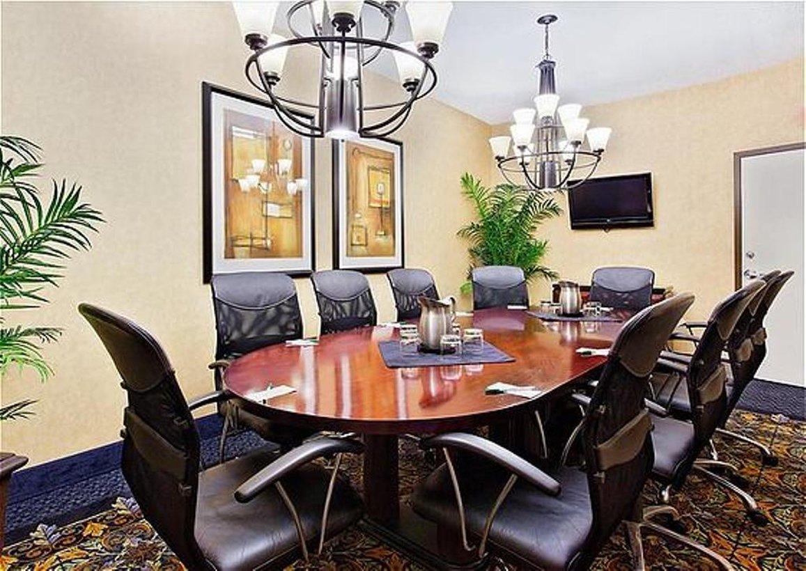 Fairfield & By Marriott Staten Island 3*