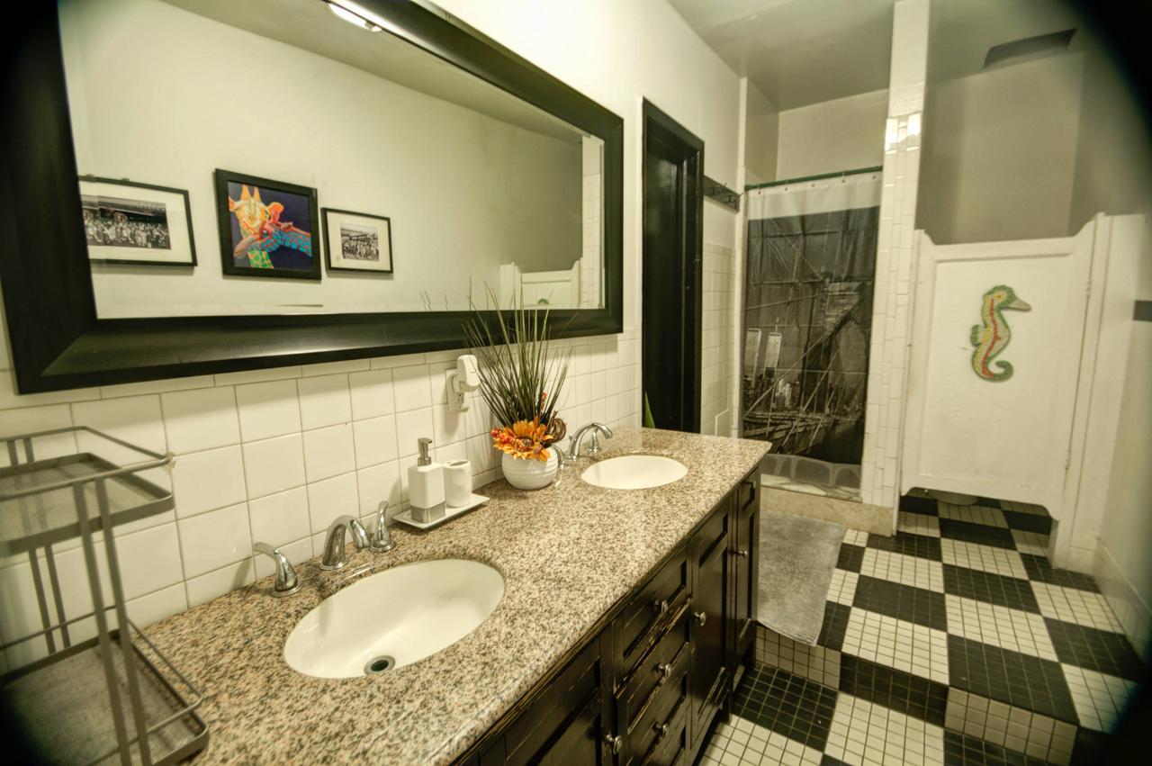 Chelsea Art Hostal *