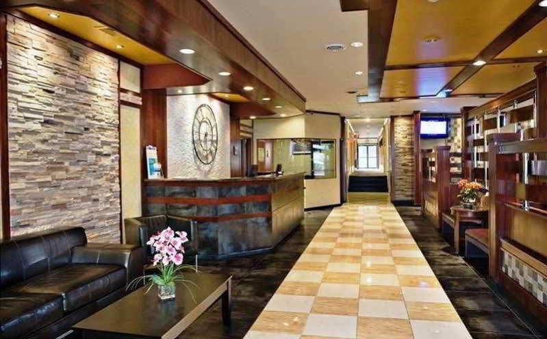 The Landing At Laguardia Hotel 4*