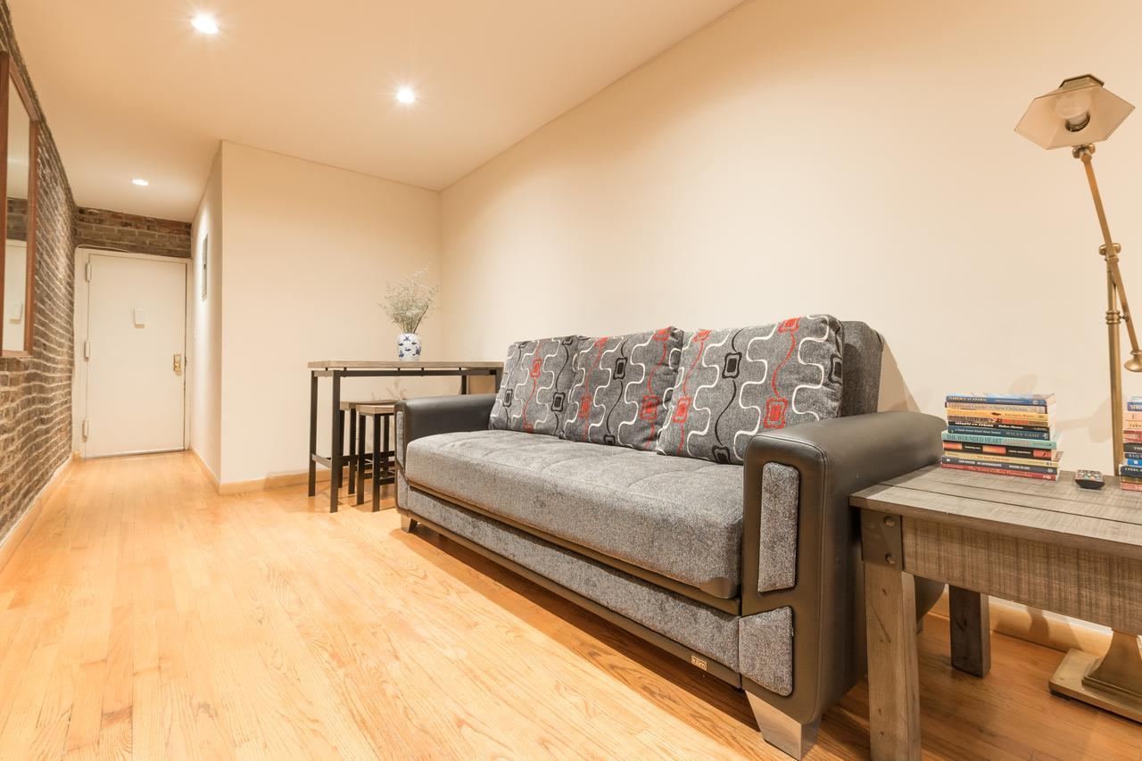 Deluxe And Stylish With Brick Wall Exposed Appartement New York