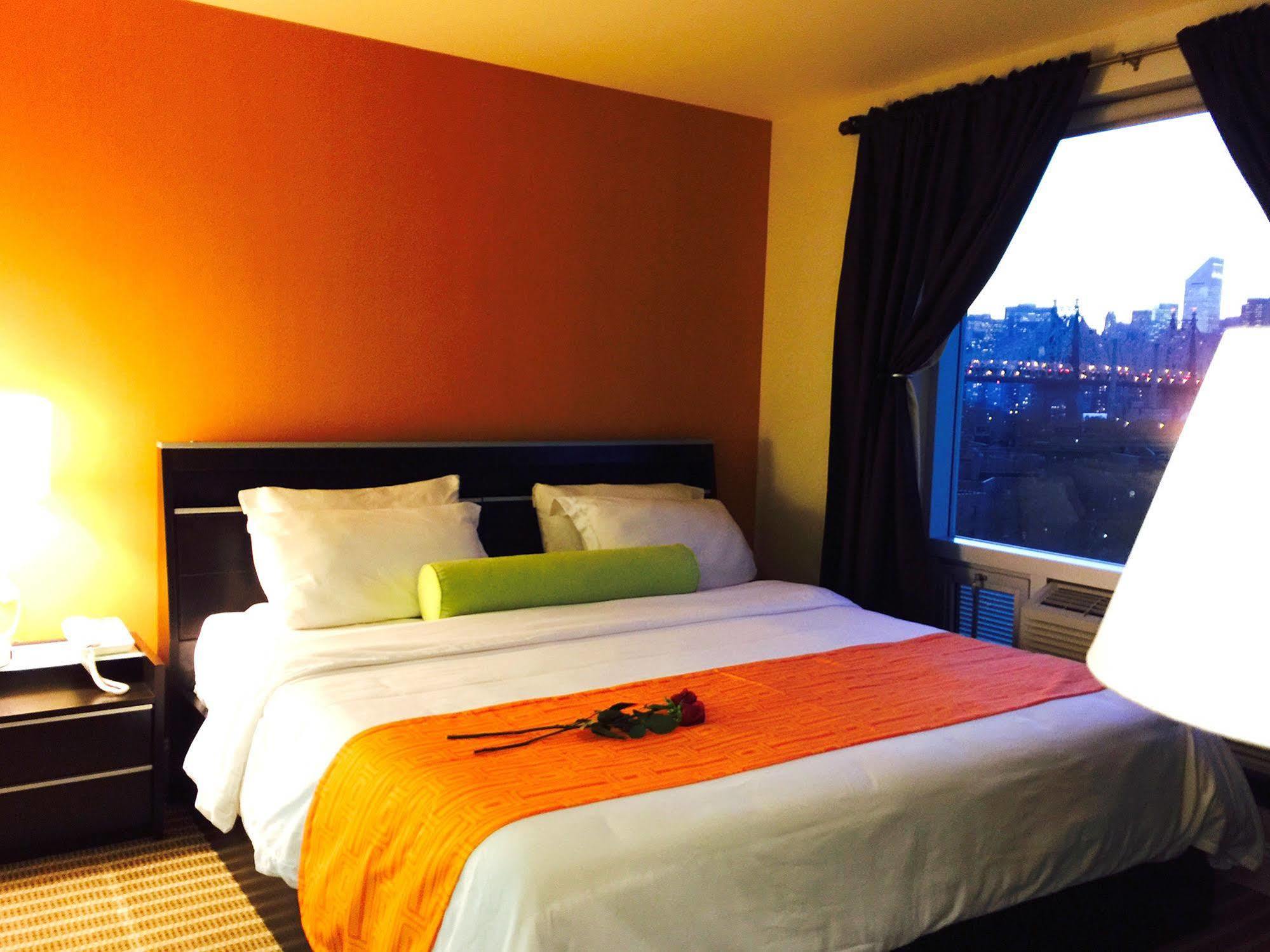 Hotel Howard Johnson By Wyndham Long Island New York
