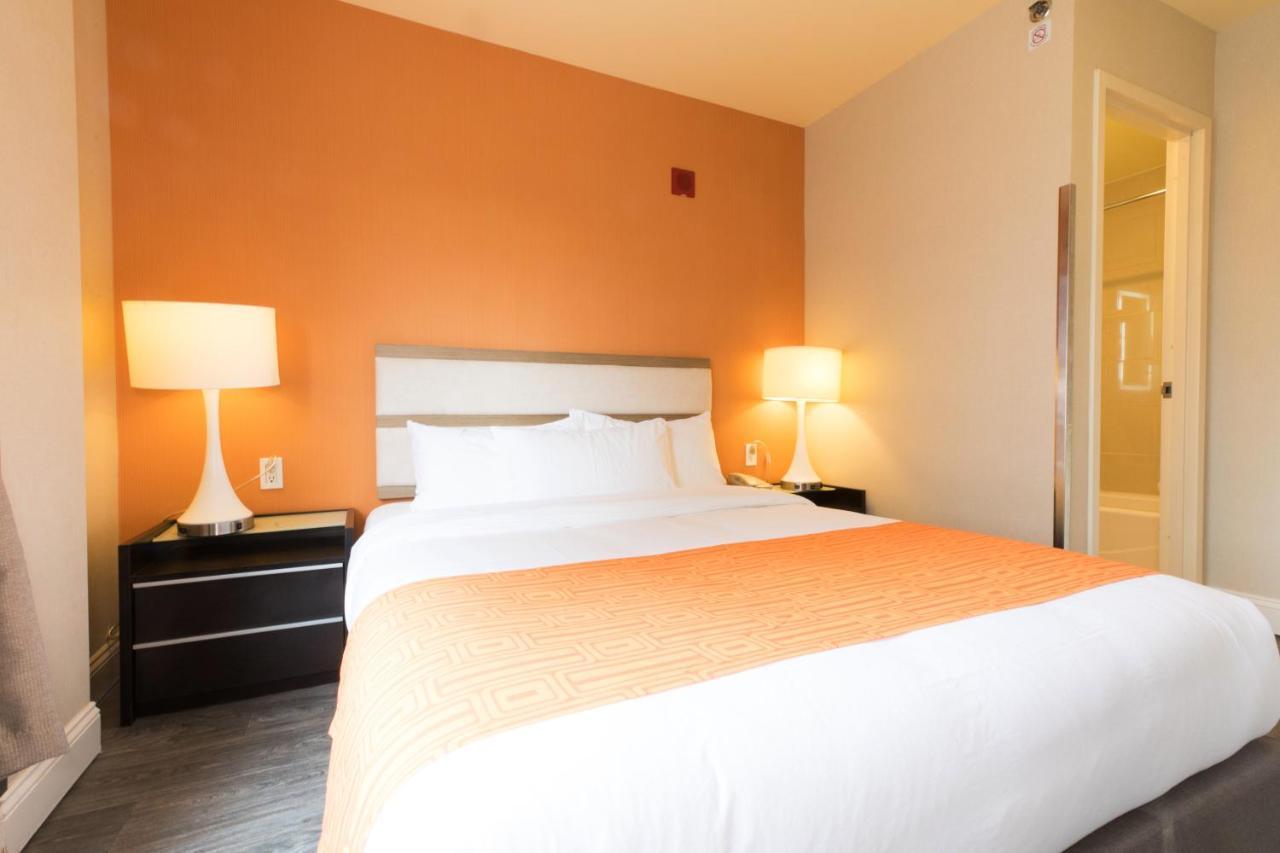Howard Johnson By Wyndham Long Island New York