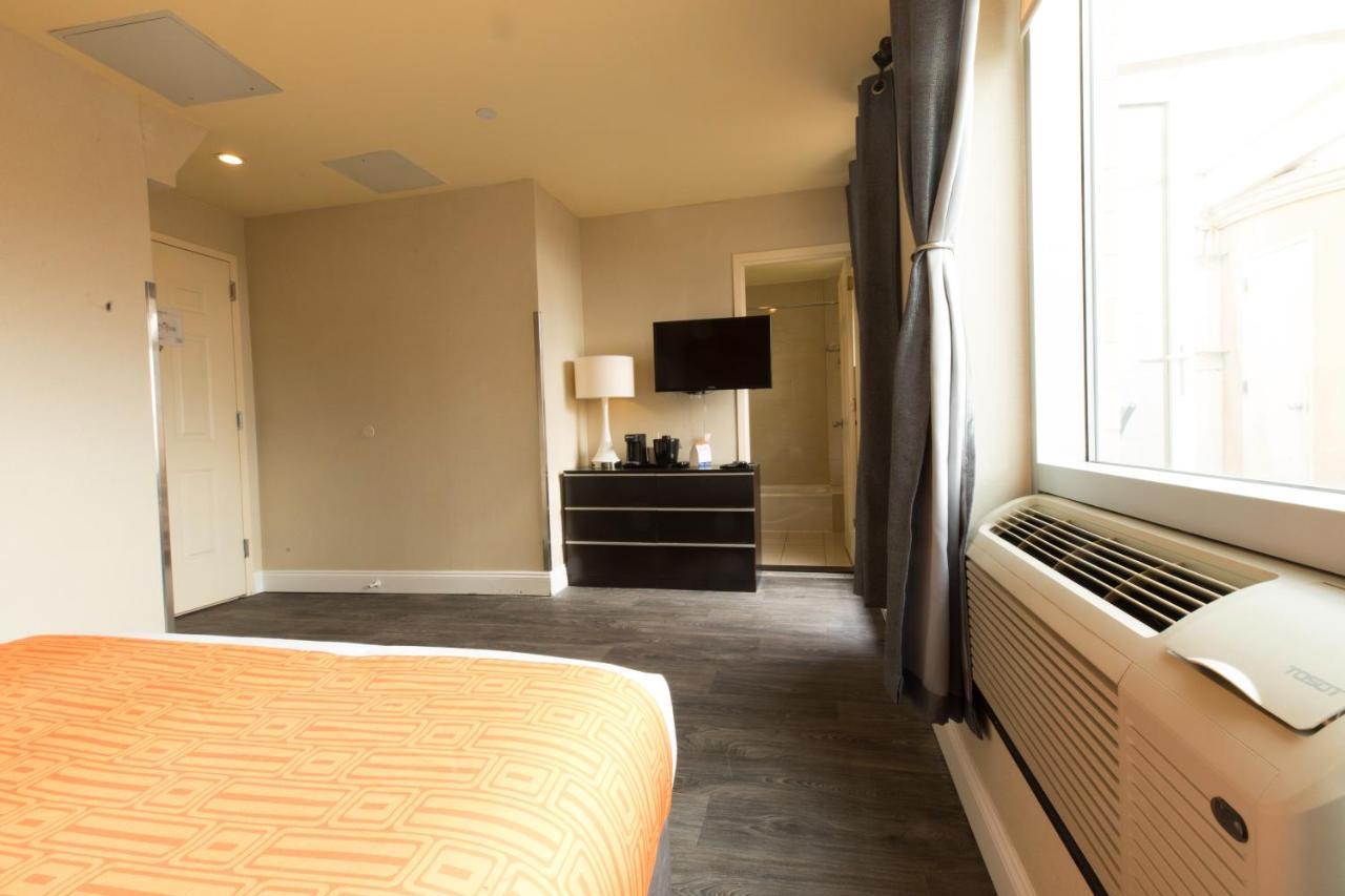 Howard Johnson By Wyndham Long Island 2*