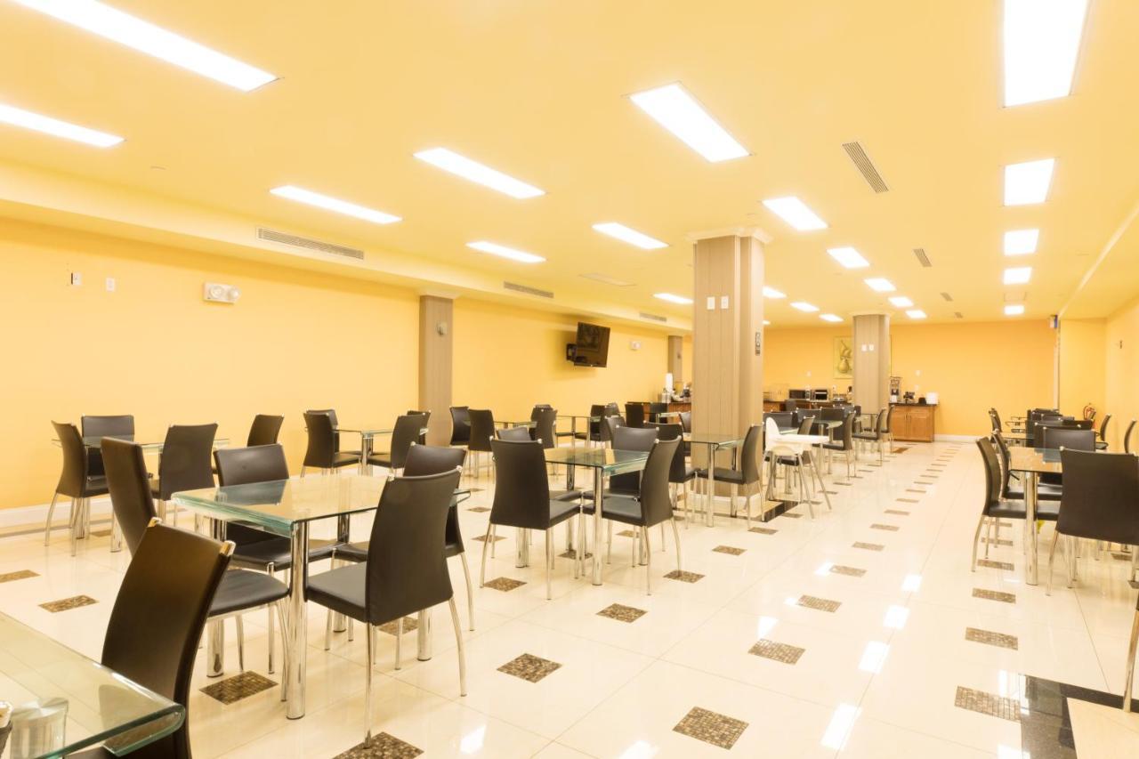 Hotel Howard Johnson By Wyndham Long Island