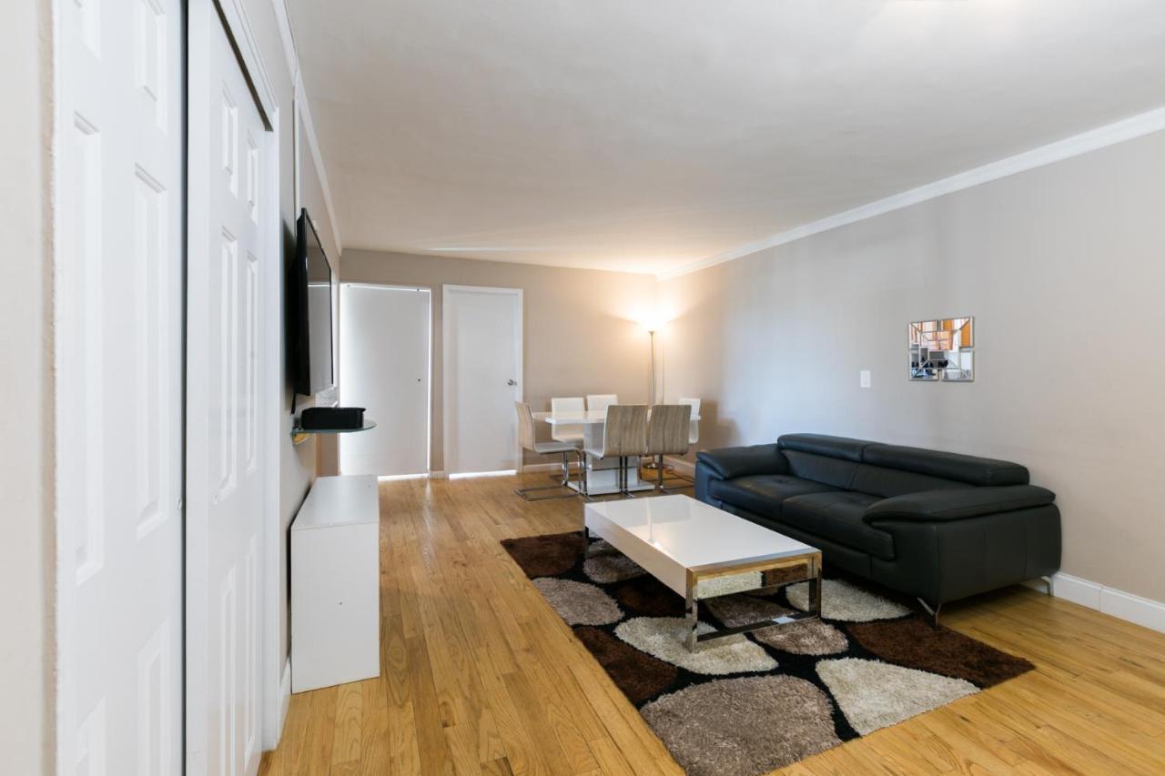3 Bedrooms With Private Balcony By Central Park Appartement *