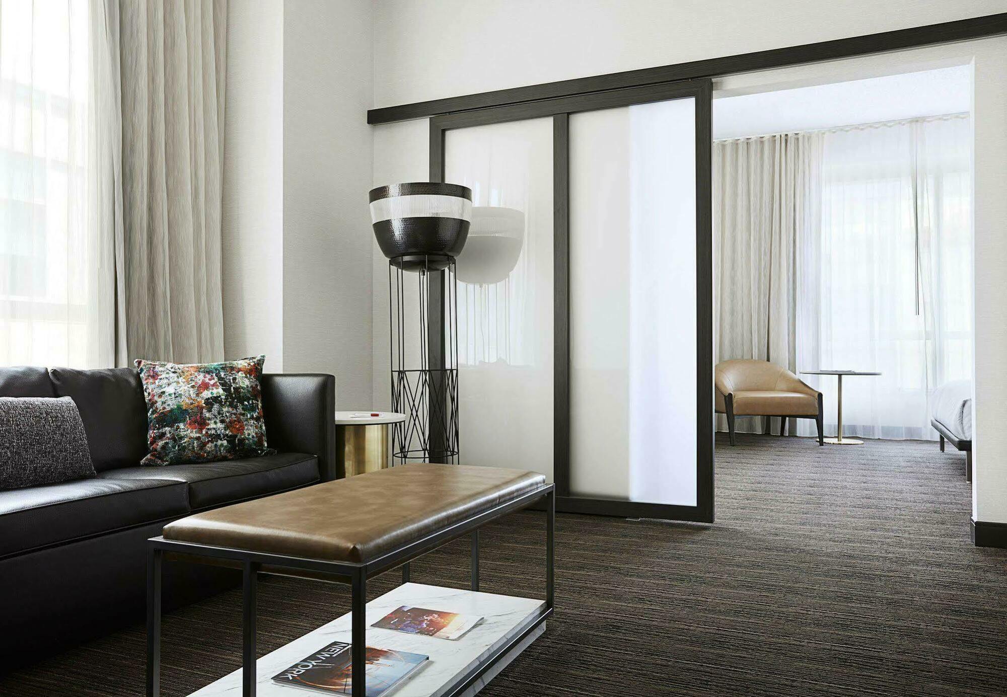Hotel Marriott At The Brooklyn Bridge 4*