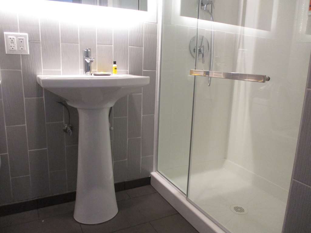 Glō Western Brooklyn Nyc Hotel 3*